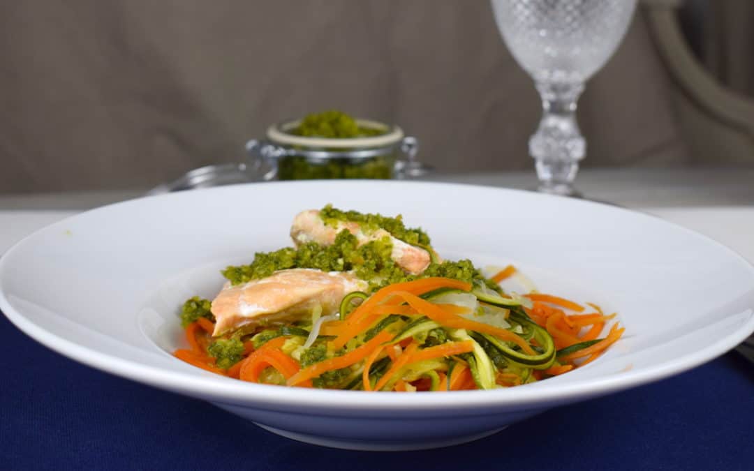 Lachs mit Gemüsespaghetti