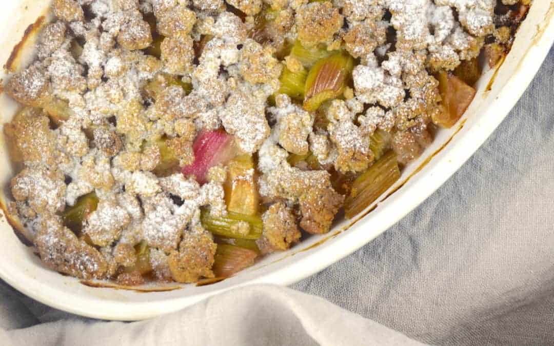 Rhabarbercrumble mit Apfel