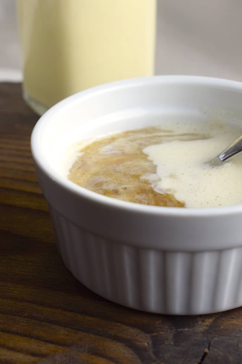 Rhabarberkompott mit Vanillesoße – Foto: Nicole Stroschein