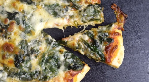 Spinat-Pizza aus dem Thermomix® – Foto: Nicole Stroschein