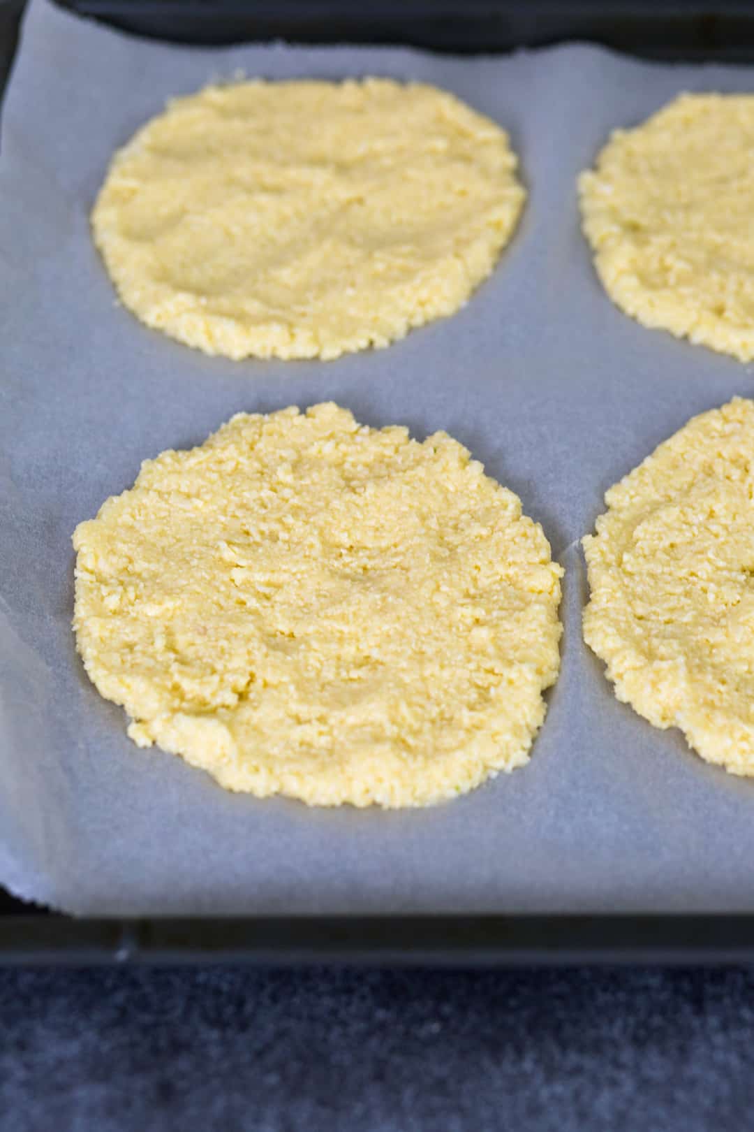 Low Carb Pizza mit Parmaschinken aus dem Thermomix® – Foto: Désirée Peikert
