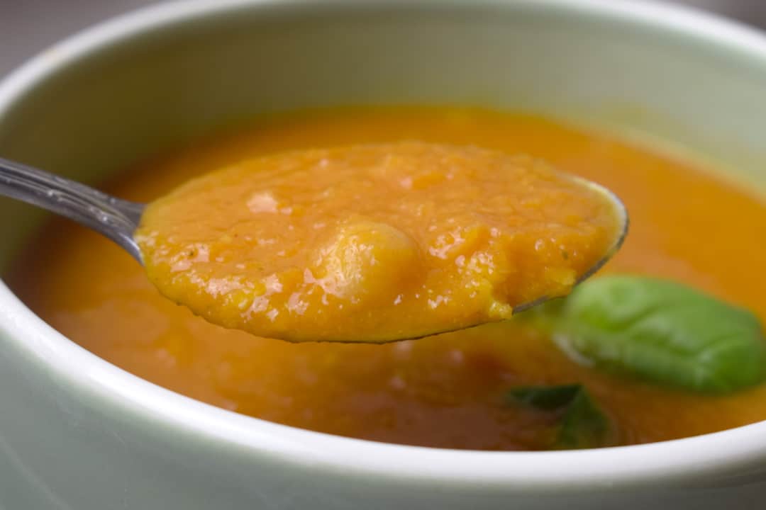 Tomatensuppe mit Kichererbsen aus dem Thermomix® – Foto: Nicole Stroschein