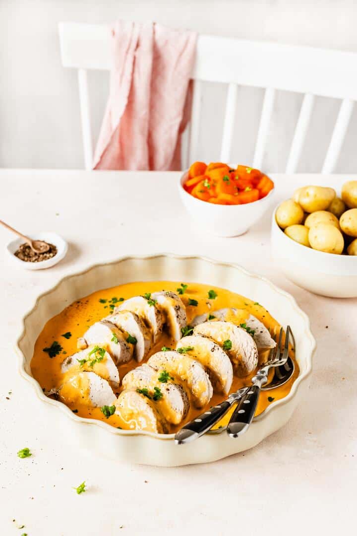 Schweinefilet mit Curry-Sahne-Soße – Foto: Désirée Peikert