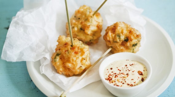 Garnelenbällchen mit scharfer Mayonnaise – Foto: Ira Leoni