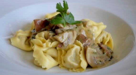 Tortellini mit Pilzrahmsoße aus dem Thermomix® – Foto: Nicole Stroschein