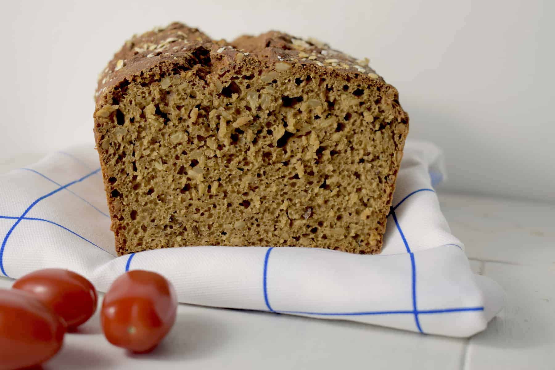 Kerniges Schwarzbrot aus dem Thermomix®