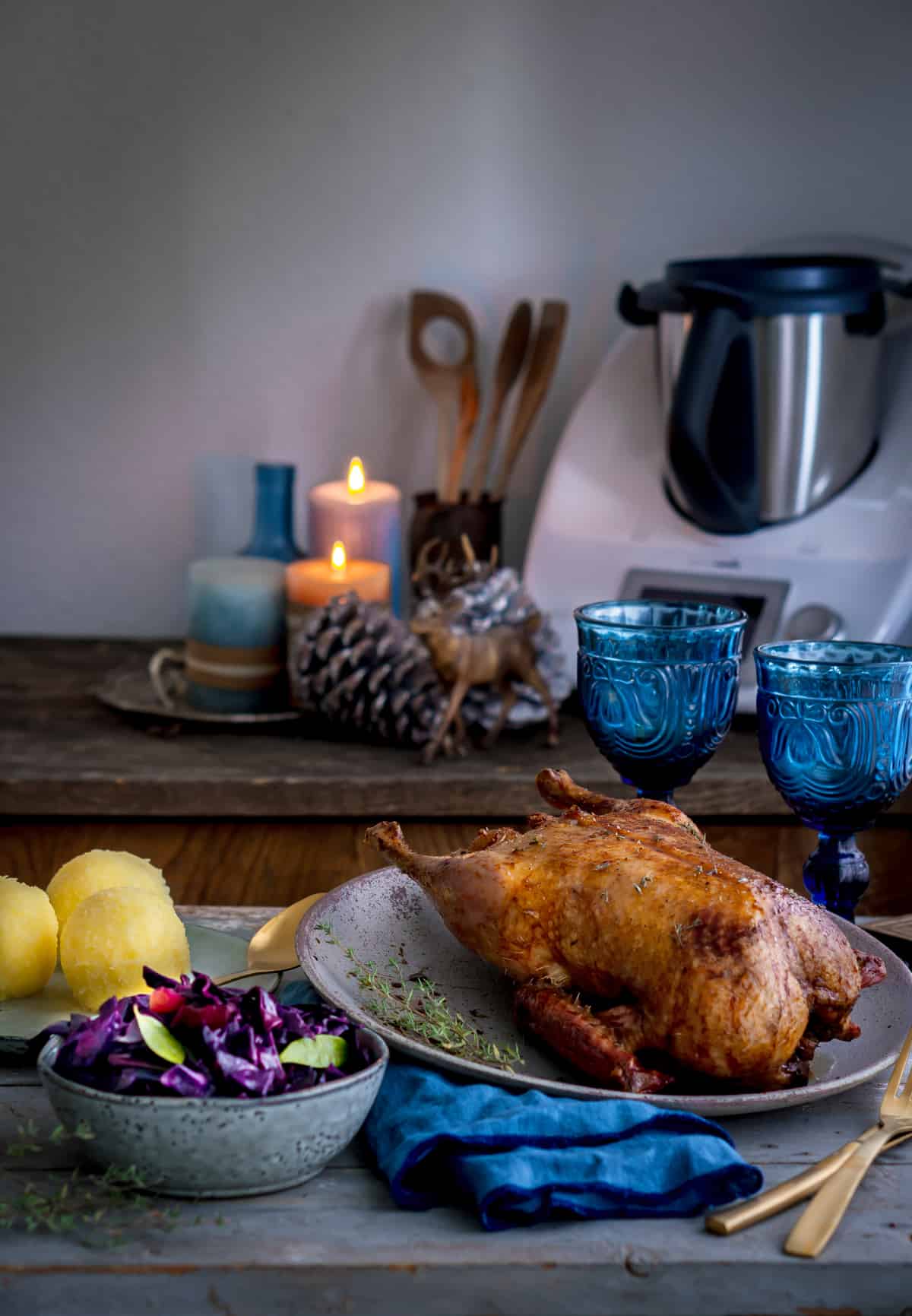Ente mit Rotkohl und Kartoffelklößen aus dem Thermomix® – Foto: Tina Bumann