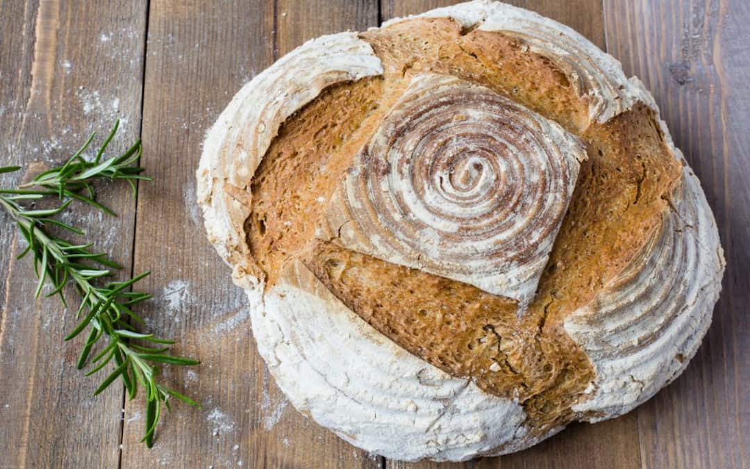 Ein Laib Sauerteigbrot