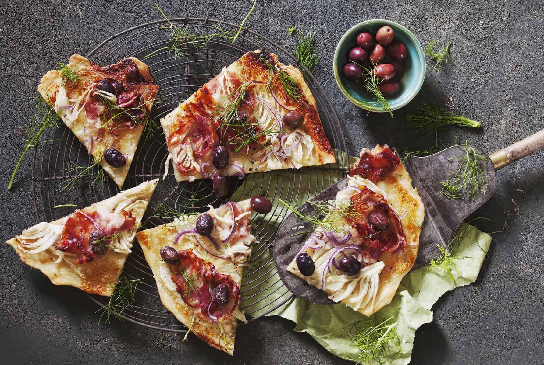 Flammkuchen mit Fenchel und Pancetta – Foto: Frauke Antholz