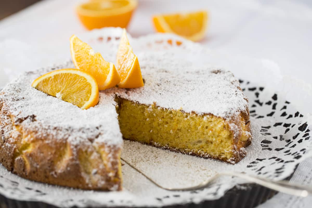 Veganer Orangen-Karotten-Kuchen mit dem Thermomix® – Foto: Gettyimages / gaffera