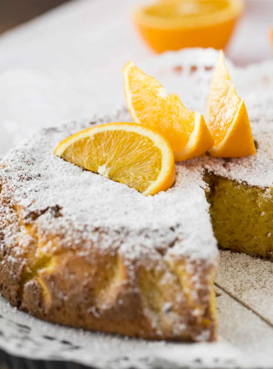 Veganer Orangen-Karotten-Kuchen mit dem Thermomix® – Foto: Gettyimages / gaffera