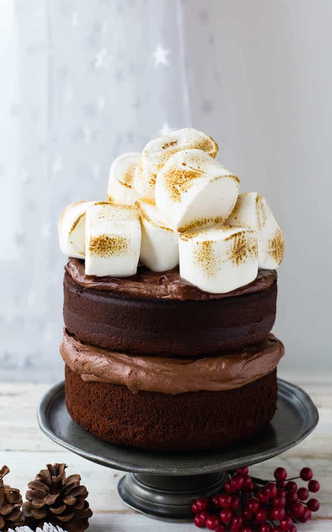 Dieser Marshmallow-Schoko-Karamell-Kuchen eignet sich super für Gäste.