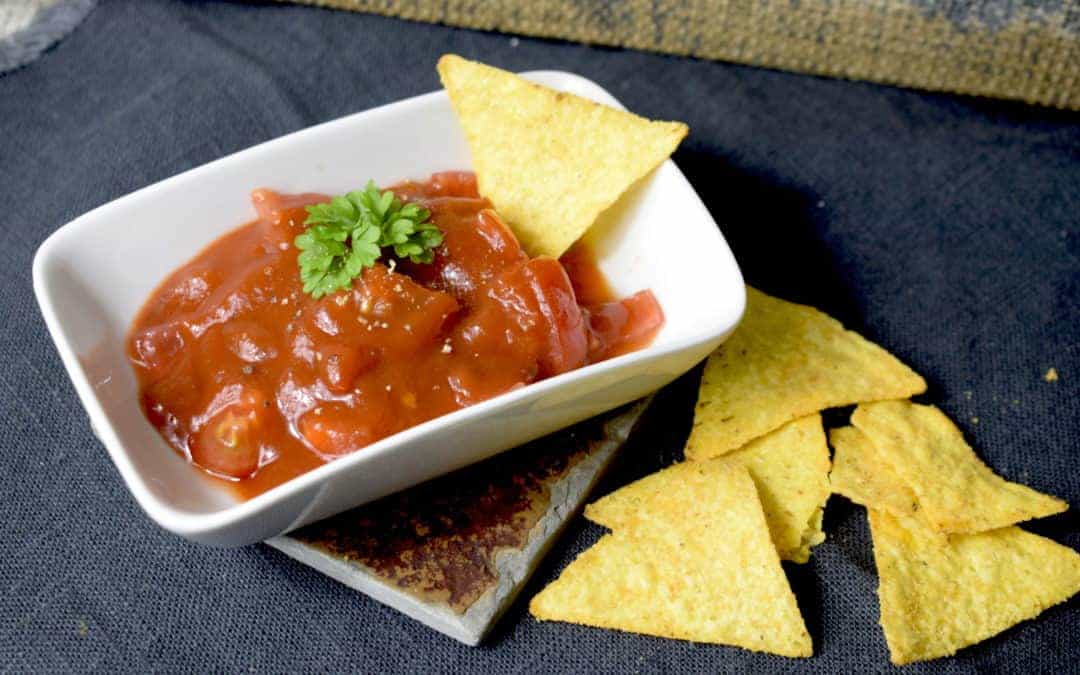 Tomatensalsa mit Chilischote