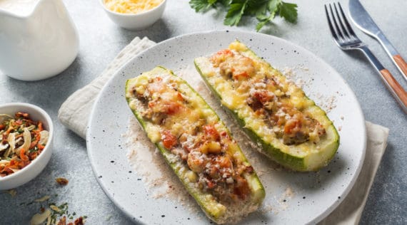 Gefüllte Zucchini mit dem Thermomix® – Foto: gettyimages/derketta