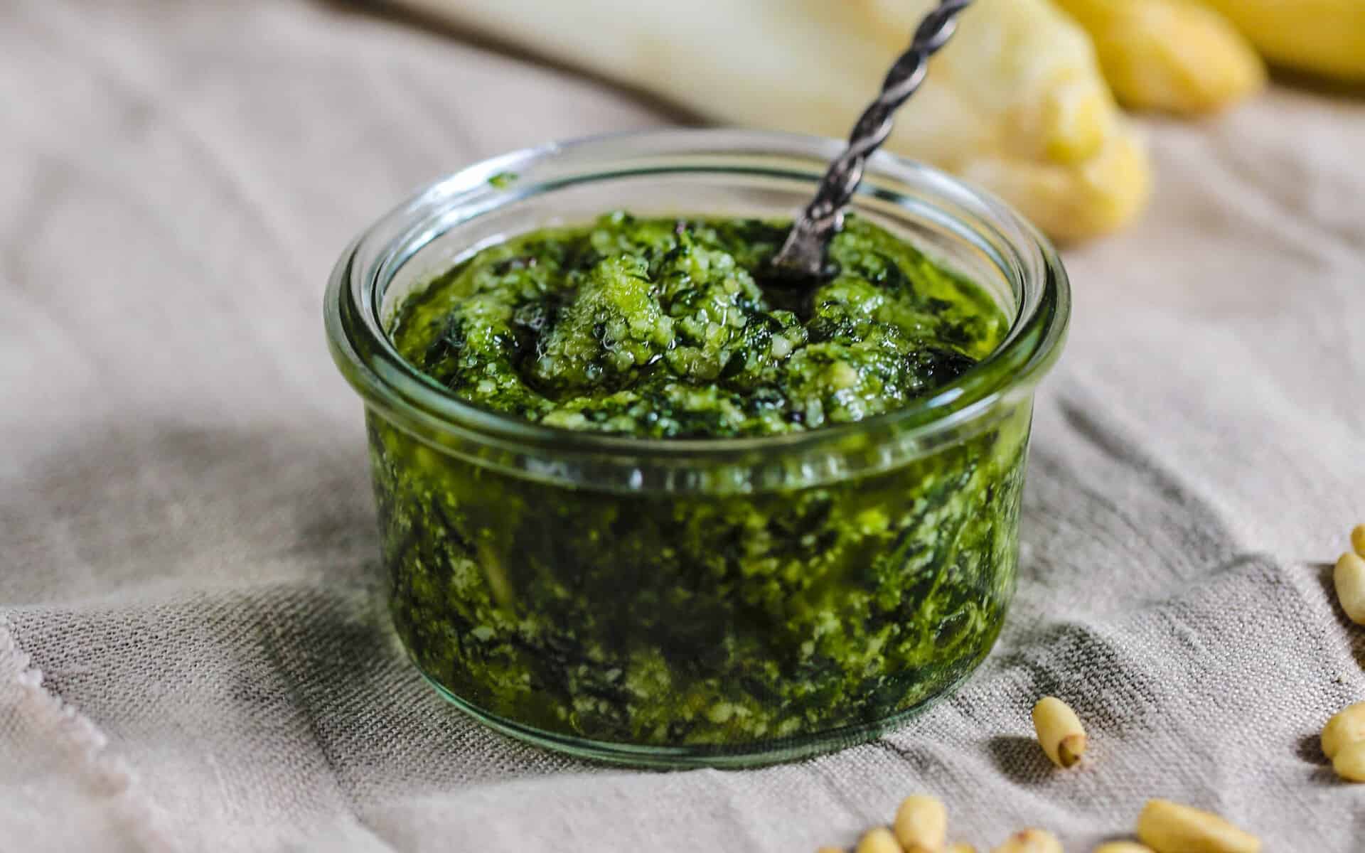 Bärlauchpesto aus dem Thermomix® – Grundrezept und leckere Tipps