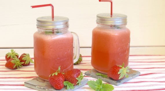 Erdbeerlimonade aus dem Thermomix® – Foto: Nicole Stroschein