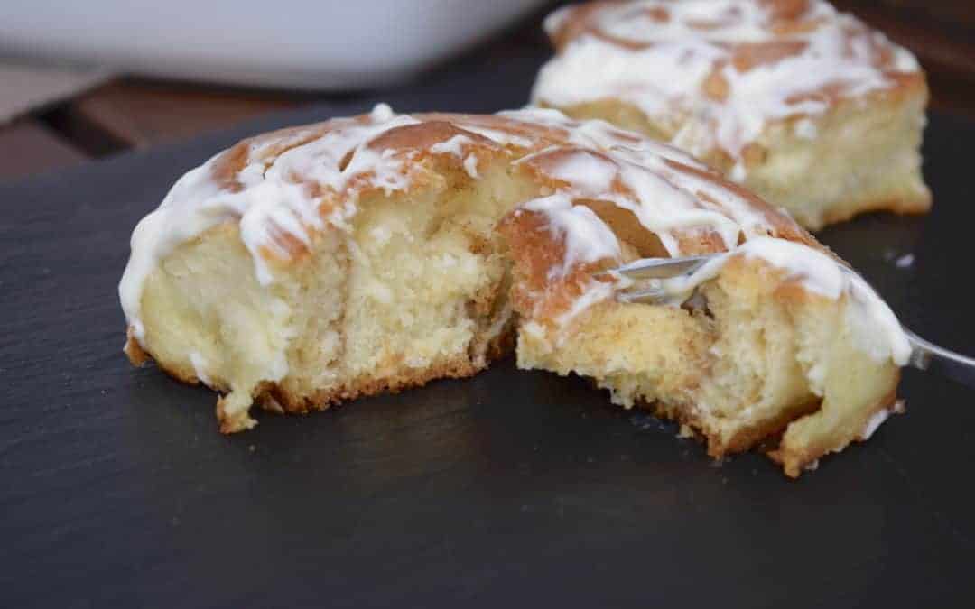 Cinnamon Rolls mit Frischkäse-Topping