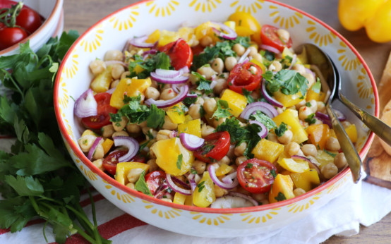 Farbenfroher Kichererbsen-Salat