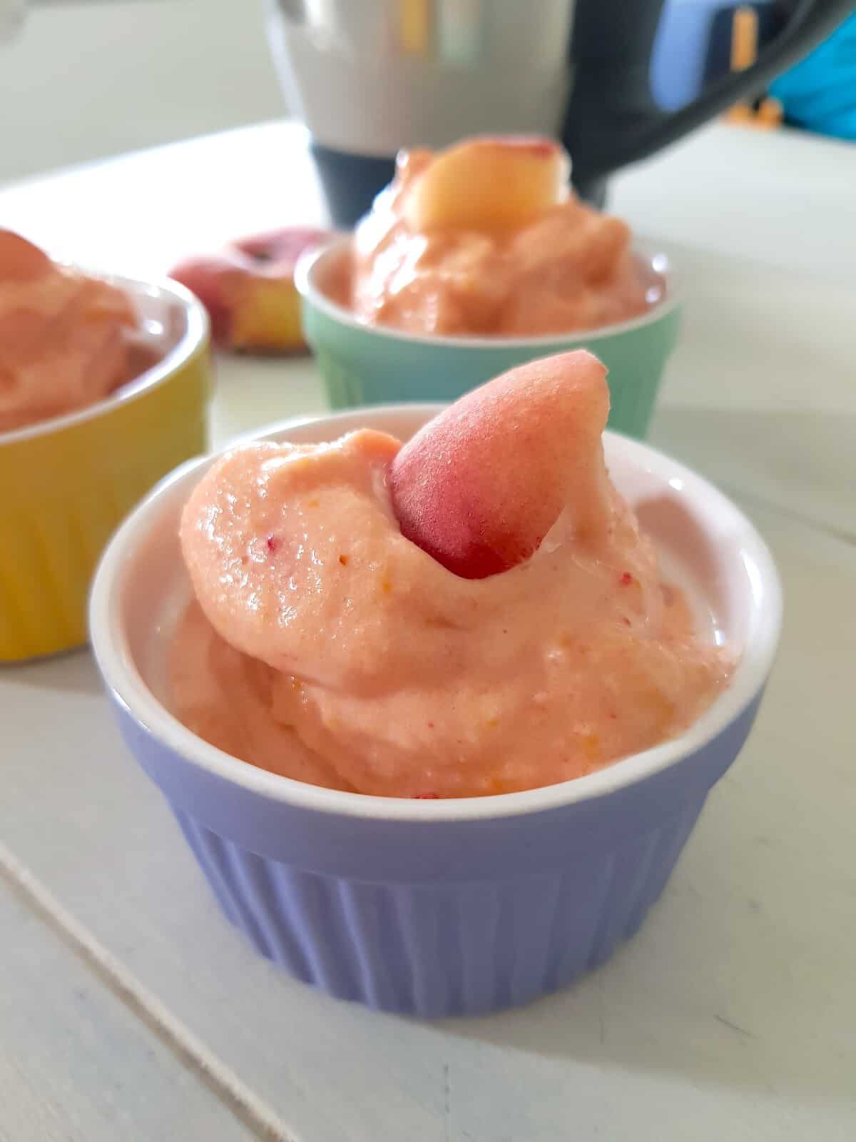 Schnelles Pfirsicheis mit Skyr – Rezept für den Thermomix®