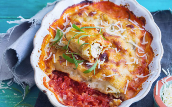 Cannelloni mit Hähnchenfüllung und Weißweinsoße