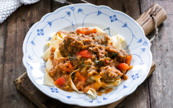 Gulasch mit Bandnudeln