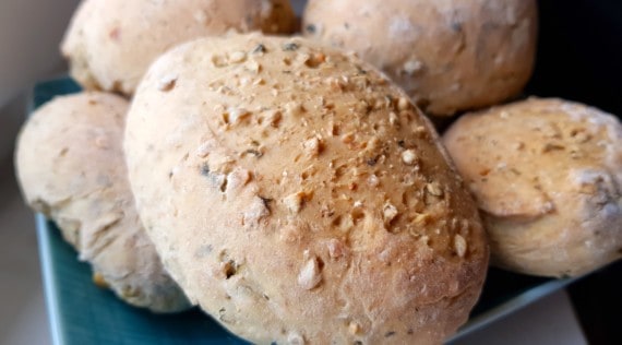 Kernige Sonntagsbrötchen aus dem Thermomix® – Foto: Nicole Stroschein