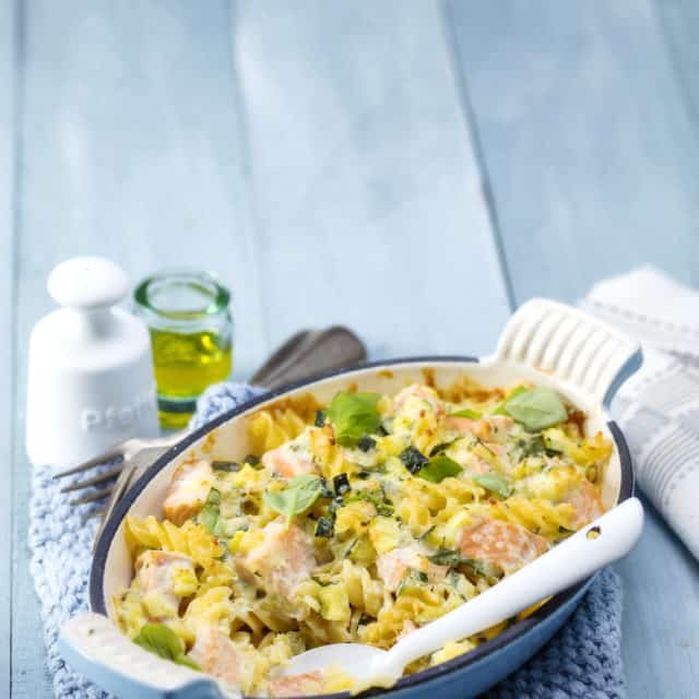 Nudel-Lachs-Gratin mit Basilikum – Rezept für den Thermomix®