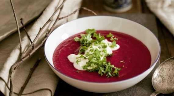 Rote-Bete-Suppe mit Meerrettichschmand aus dem Thermomix® – Foto: Ira Leoni