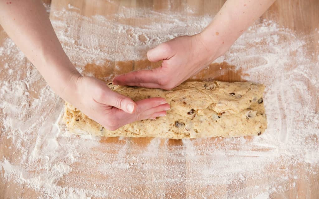 Christstollen aus dem Thermomix® falten- Foto: Anna Gieseler