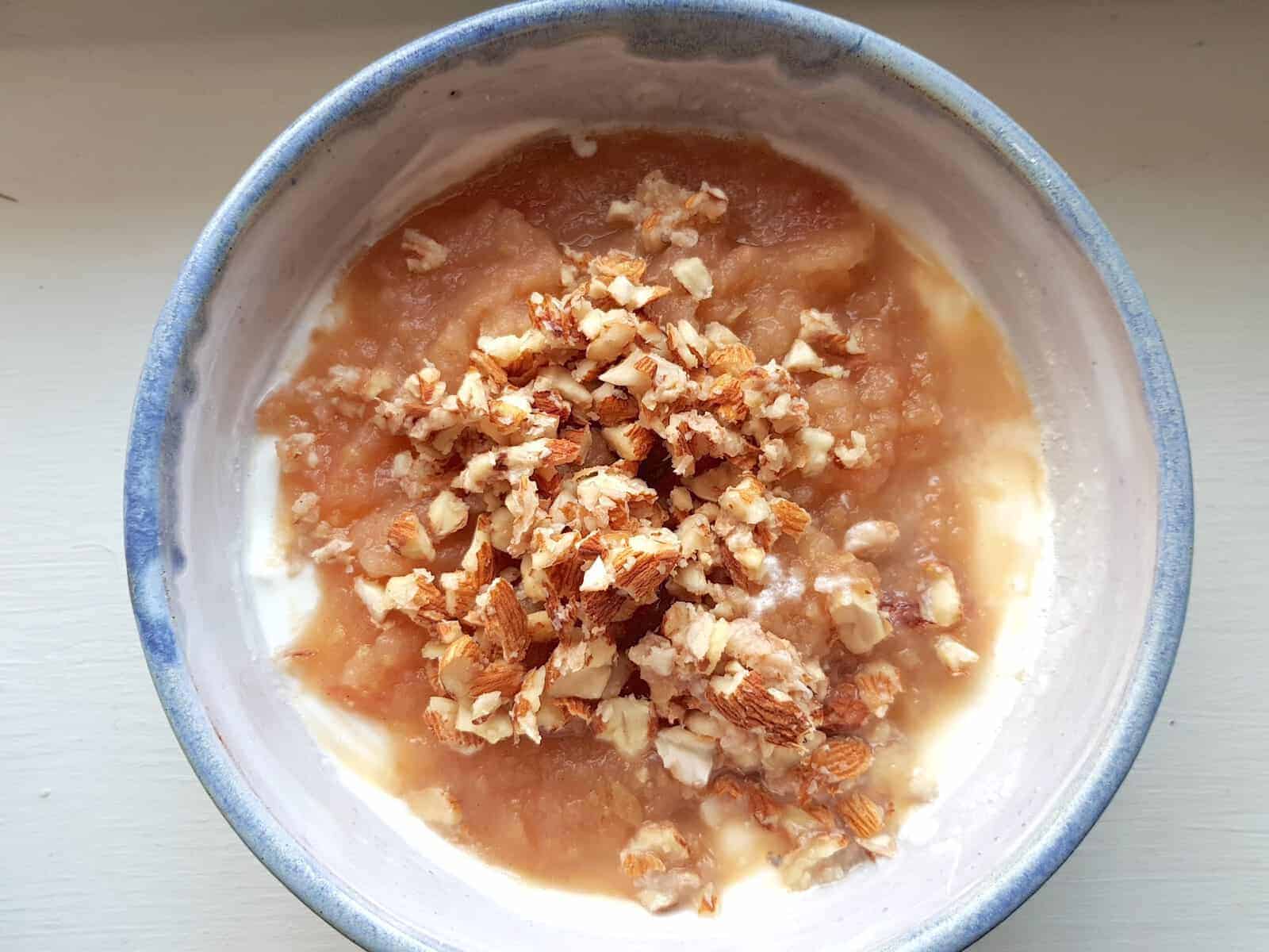 Apfelkompott mit Quark und Mandeln – Rezept für den Thermomix®