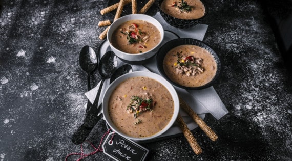 Pizza-Suppe aus dem Thermomix® – Foto: Tina Bumann