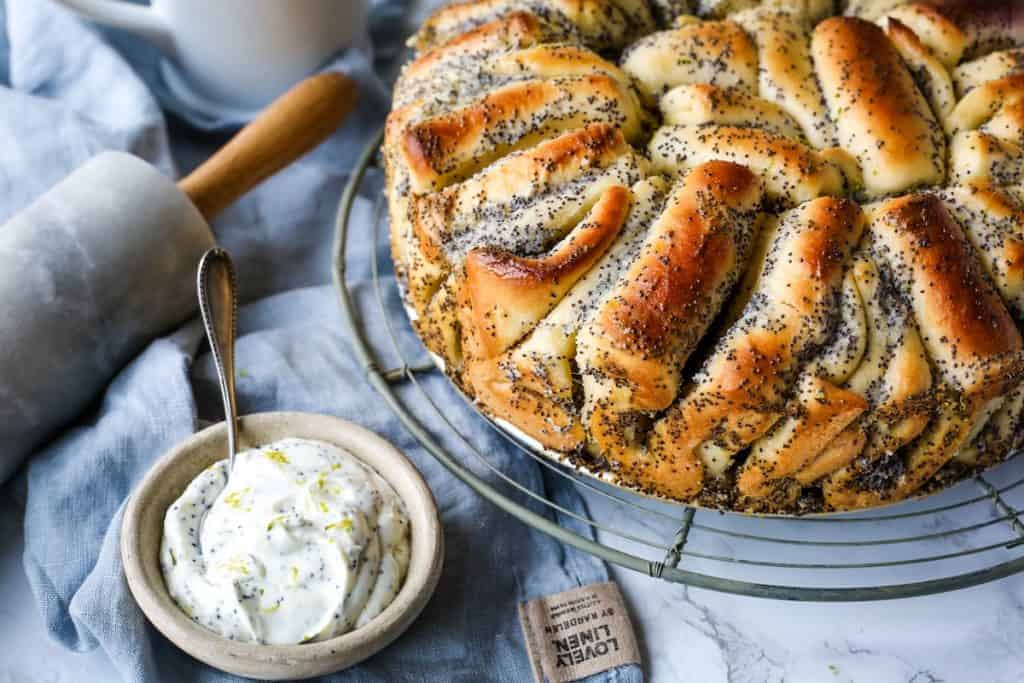 Limetten-Mohn-Zupfbrot – Foto: Désirée Peikert