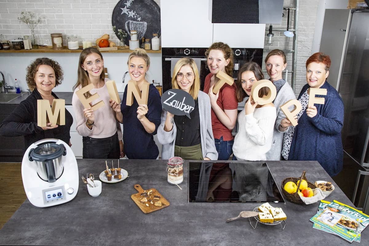 Das Team von mein ZauberTopf, v. l.: Nicole, Vivien, Désirée, Jenni, Charlotte, Sophia, Vivien und Ricarda – Foto: Kathrin Knoll