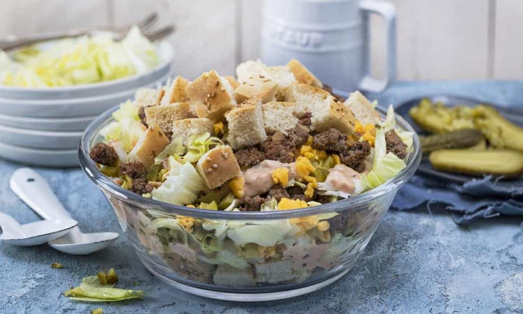 Bic-Mac-Salat mit gebratenem Hack aus dem Thermomix® – Foto: Frauke Antholz