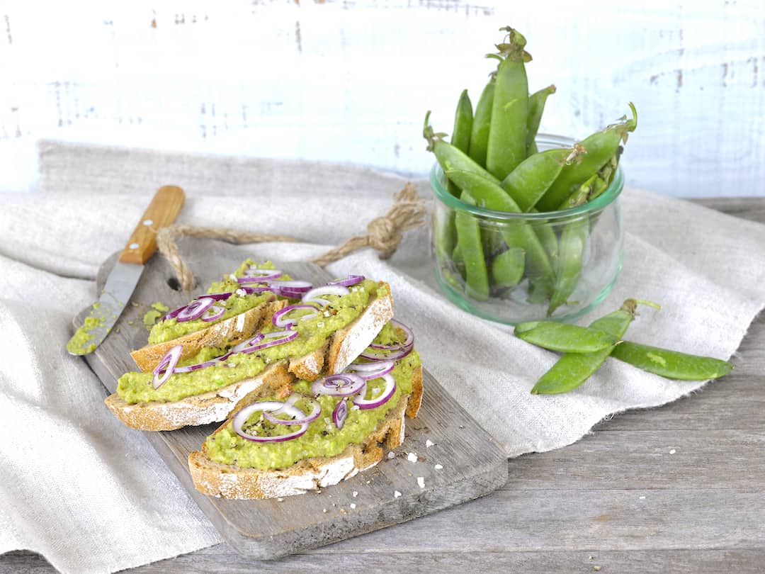 Erbsenpüree auf Bauernbrot, Rezept aus dem mein ZauberTopf-Club – Foto: Frauke Antholz