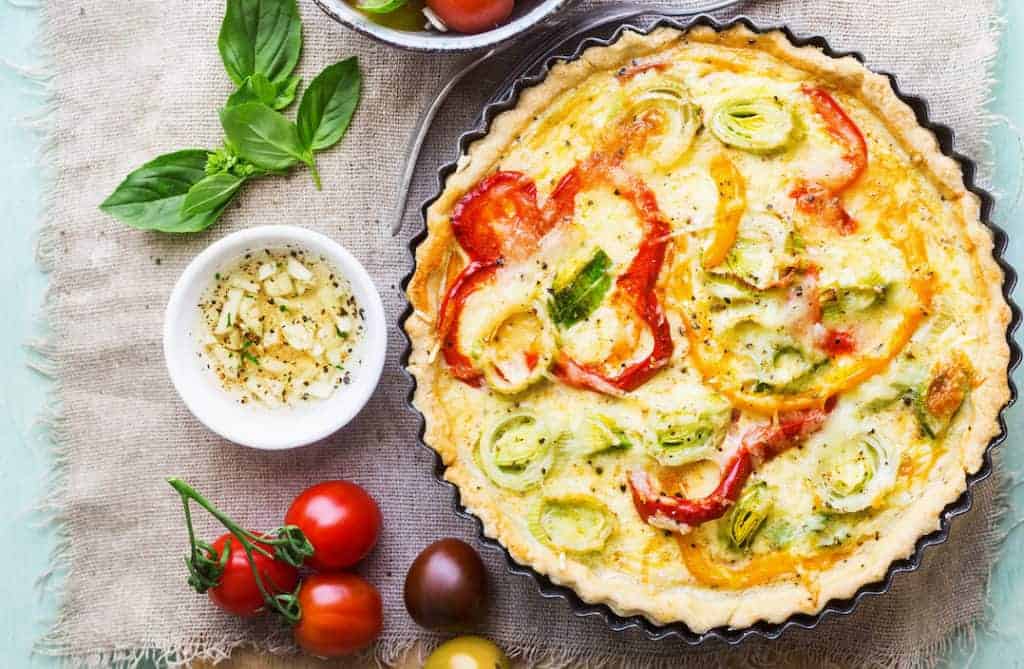 Gemüse-Tarte mit Salat aus dem Thermomix® – Foto: Ira Leoni