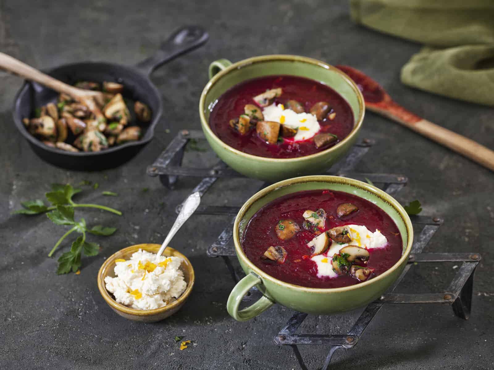 Rote-Bete-Suppe mit Mascarponecreme