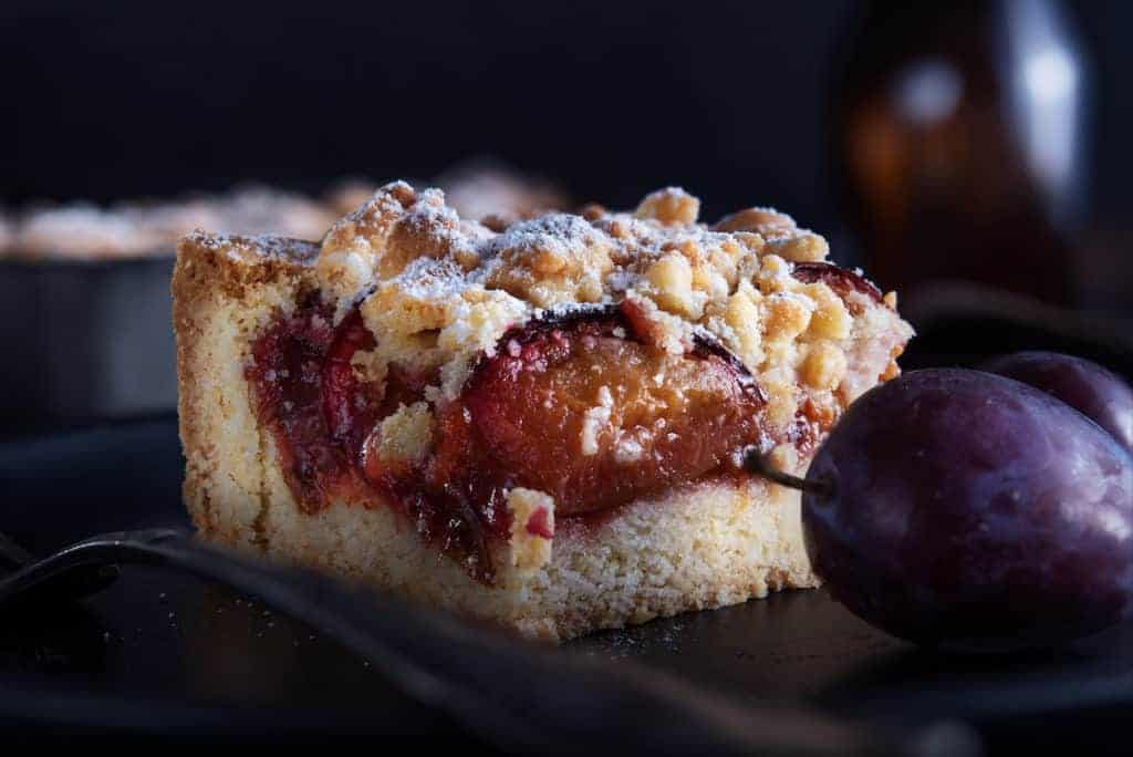 Pflaumenkuchen mit Hefeteig vom Blech aus dem Thermomix® – Foto: Getty Images / thepiwko