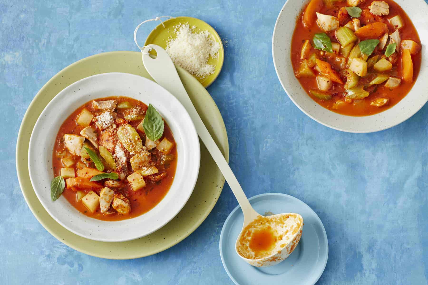 Low Carb: Hähnchen-Minestrone