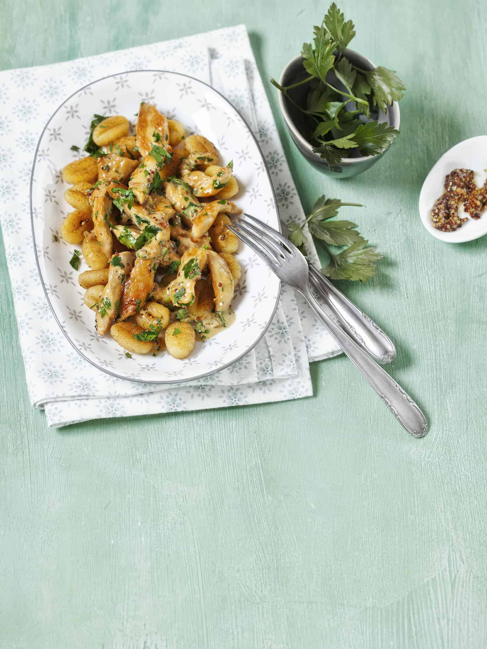 Senfhähnchen mit gebratenen Gnocchi aus dem Thermomix® – Foto: Frauke Antholz