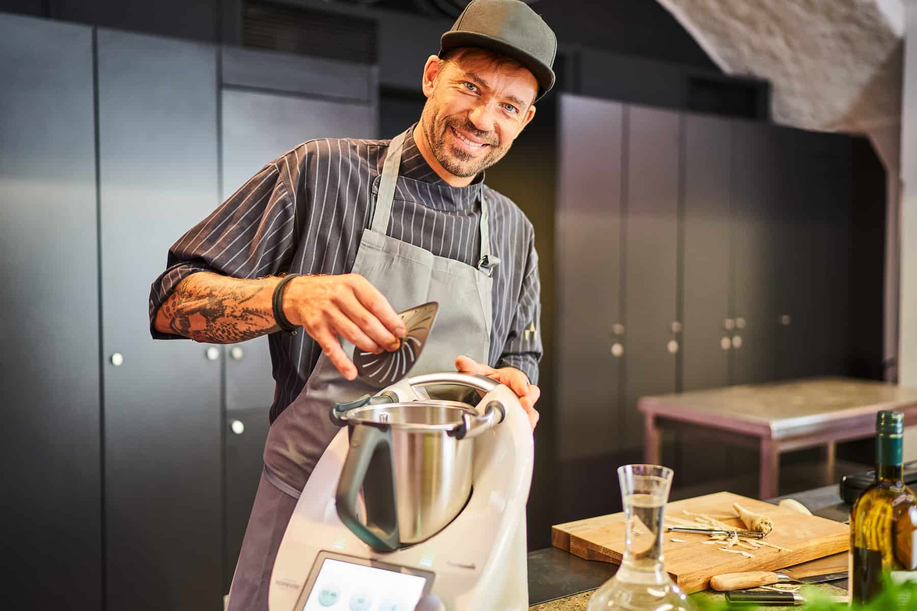 Sternekoch Andi Schweiger hat die Welle schon getestet – Foto: Vorwerk