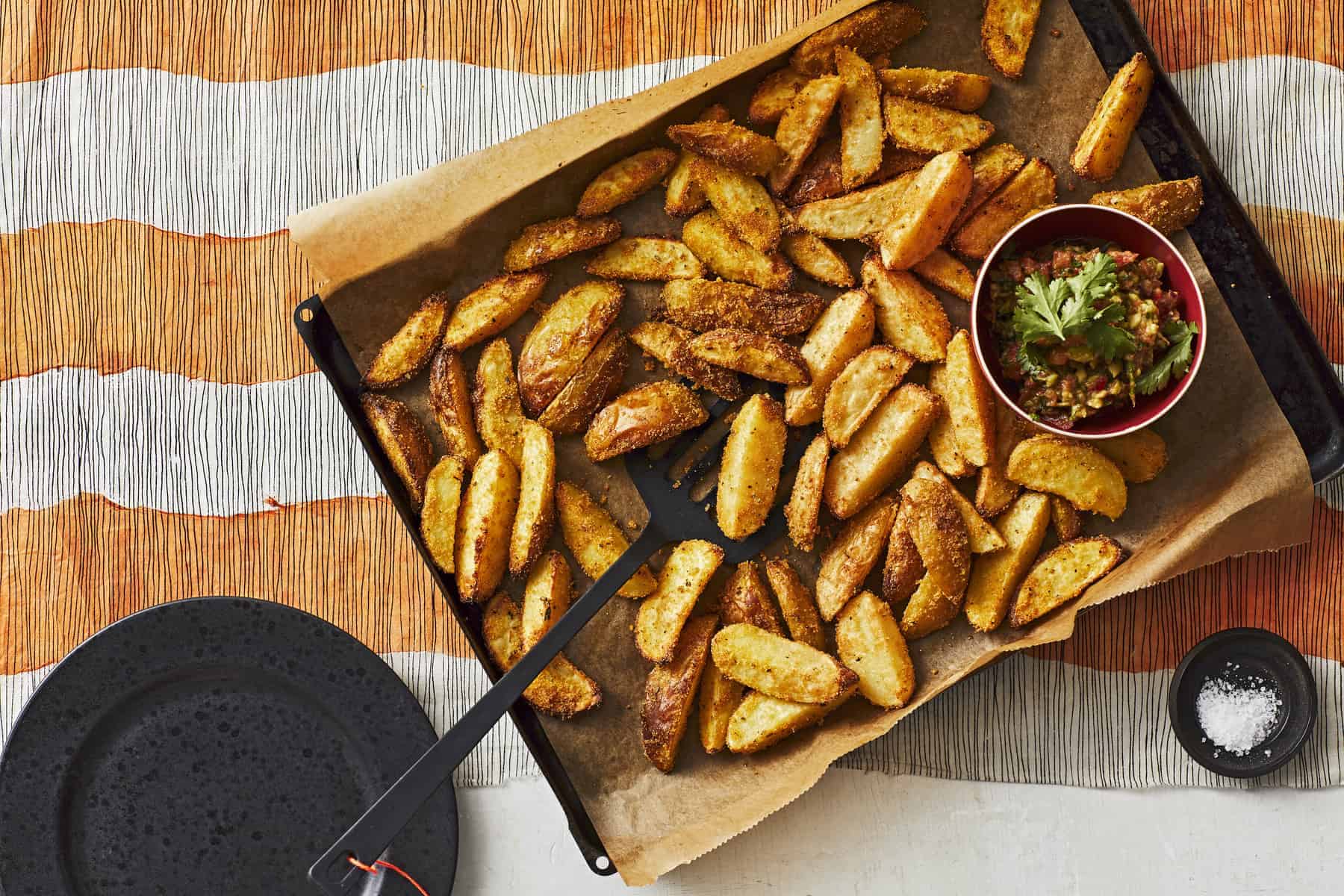 Kartoffelspalten mit Guacamole