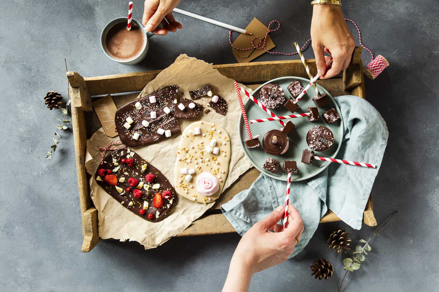 Schokolade mit bunten Toppings – Foto: Anna Gieseler