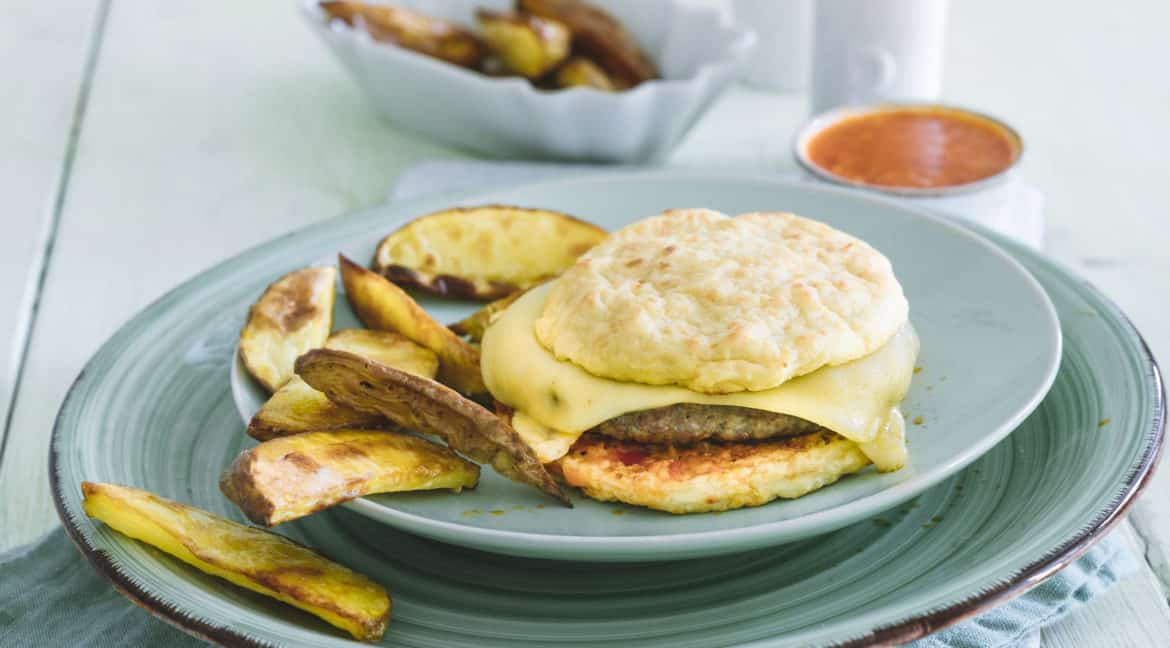 Low-Carb-Burger mit Salsa