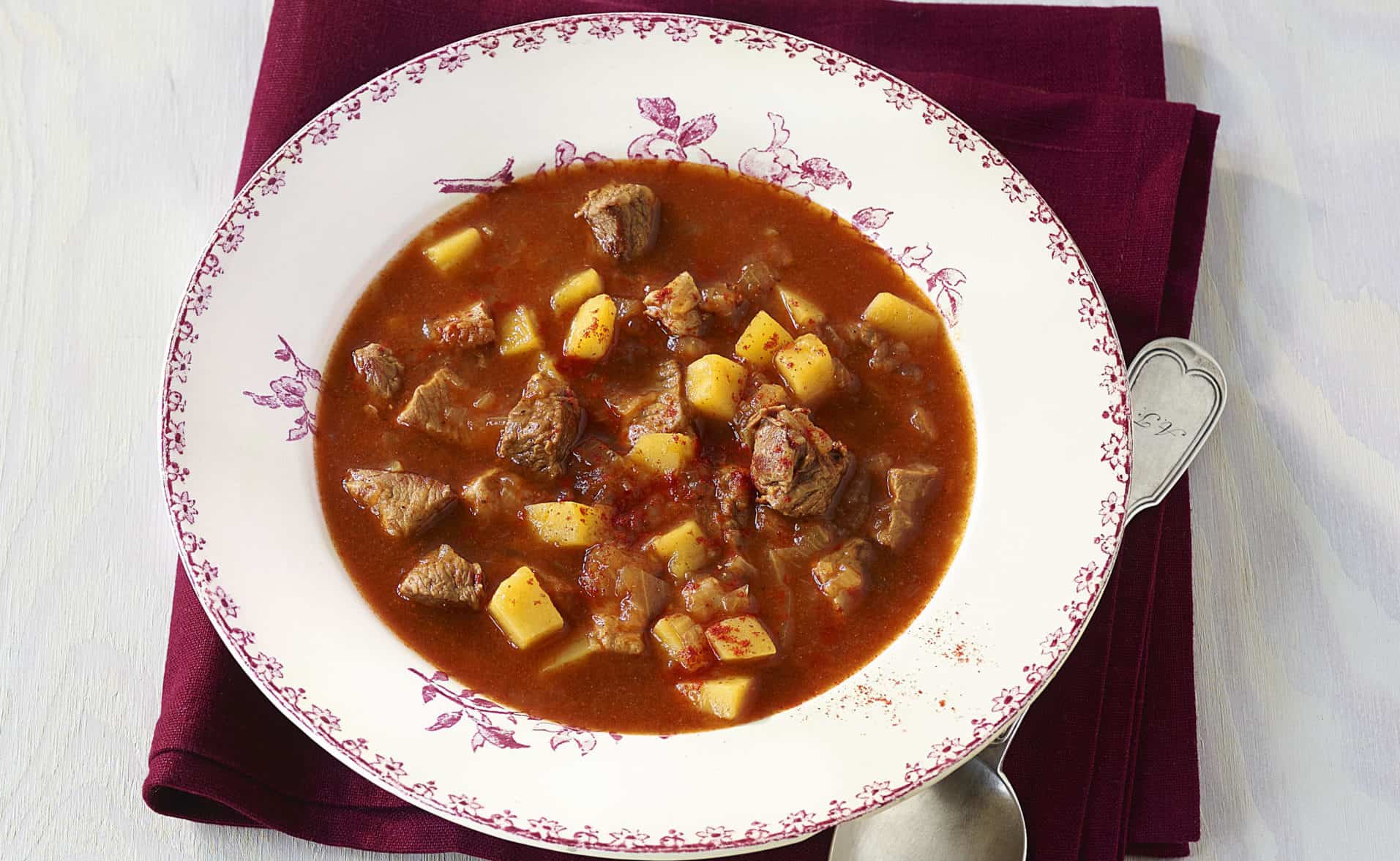 Klassische Gulaschsuppe — Rezepte Suchen