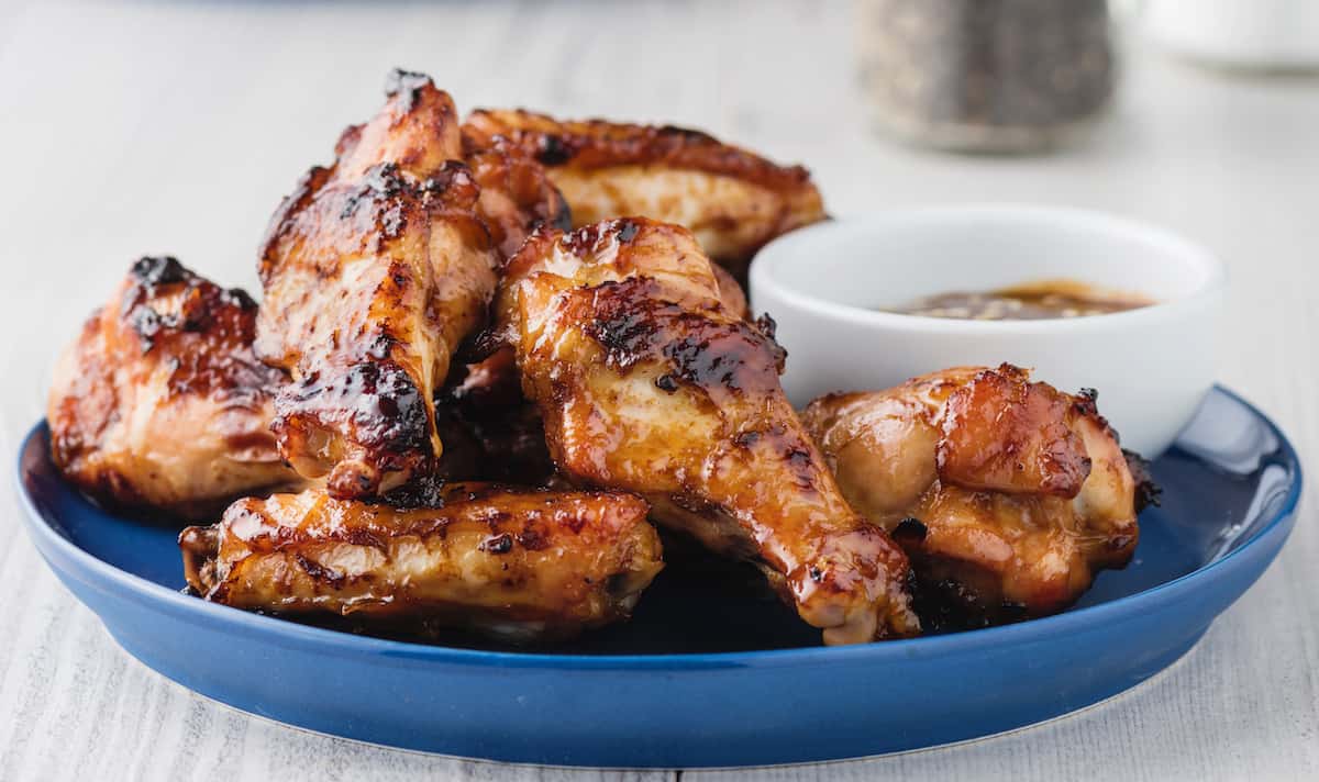 Chickenwings mit Erdnuss-Sauce