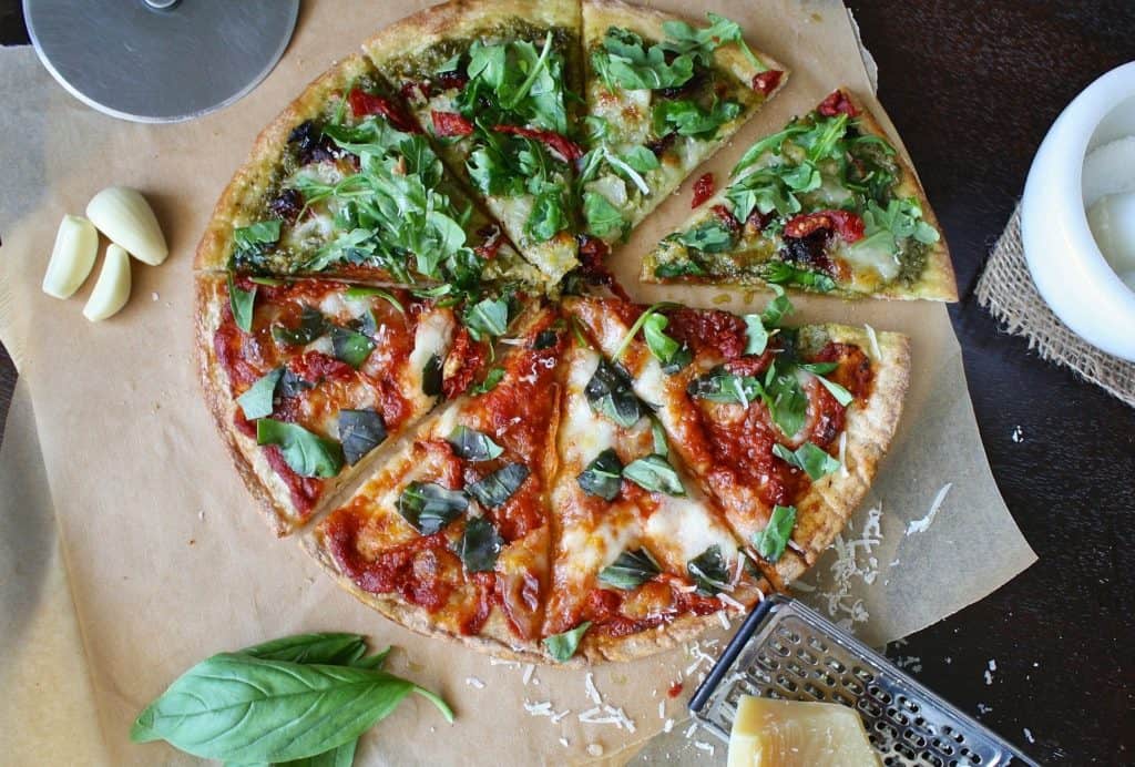 Pizza aus Quark-Öl-Teig – Rezept für den Thermomix®