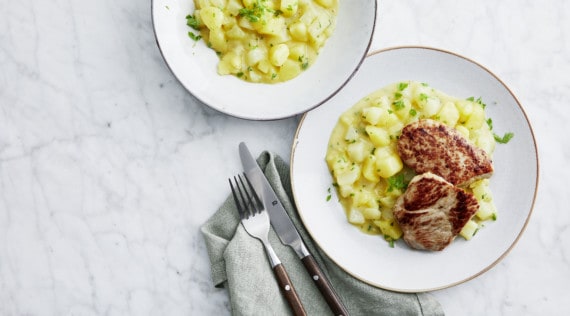 Schweineschnitzel mit Kohlrabi-Kartoffel-Gemüse – Foto: Jorma Gottwald