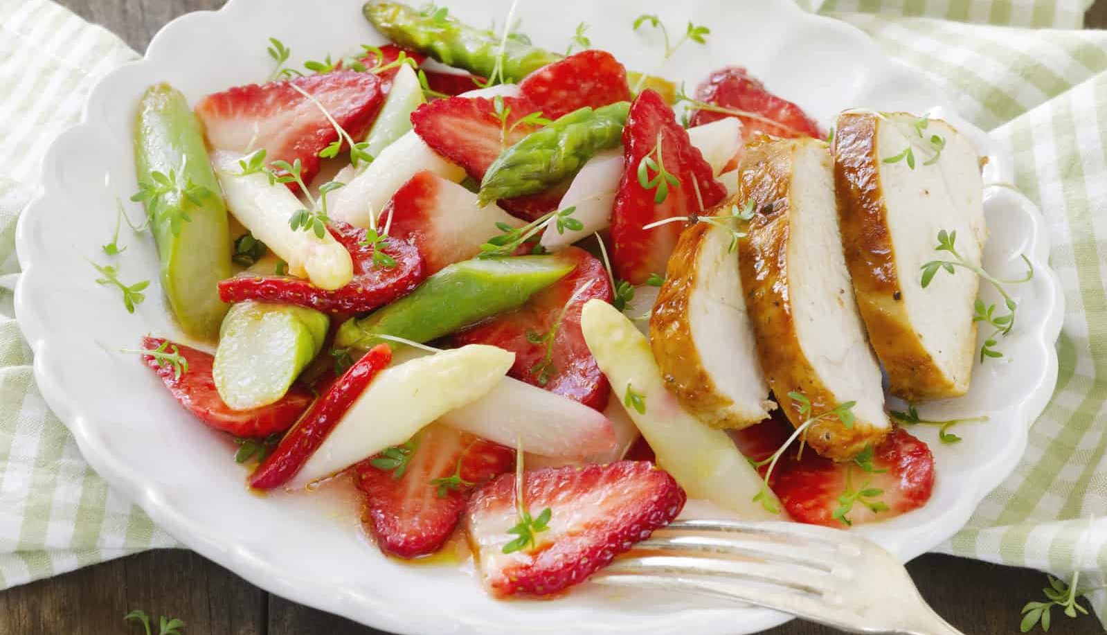 Erdbeer-Spargel-Salat mit dem Thermomix® – Foto: Frauke Antholz
