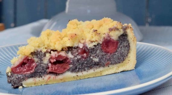 Kirsch-Mohn-Kuchen mit Streuseln aus dem Thermomix® – Foto: Nicole Stroschein